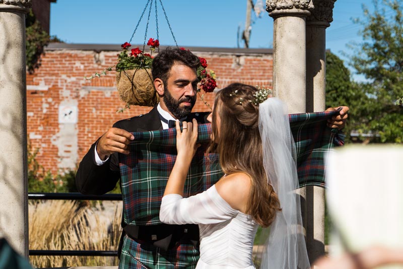 tradition ecossaise pendant la cérémonie de mariage à l'espace canal ambroisie montreal