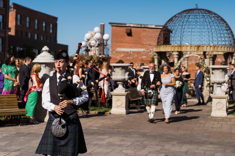 mariage entre traditions écossaises et quebecoises à l'espace canal ambroisie
